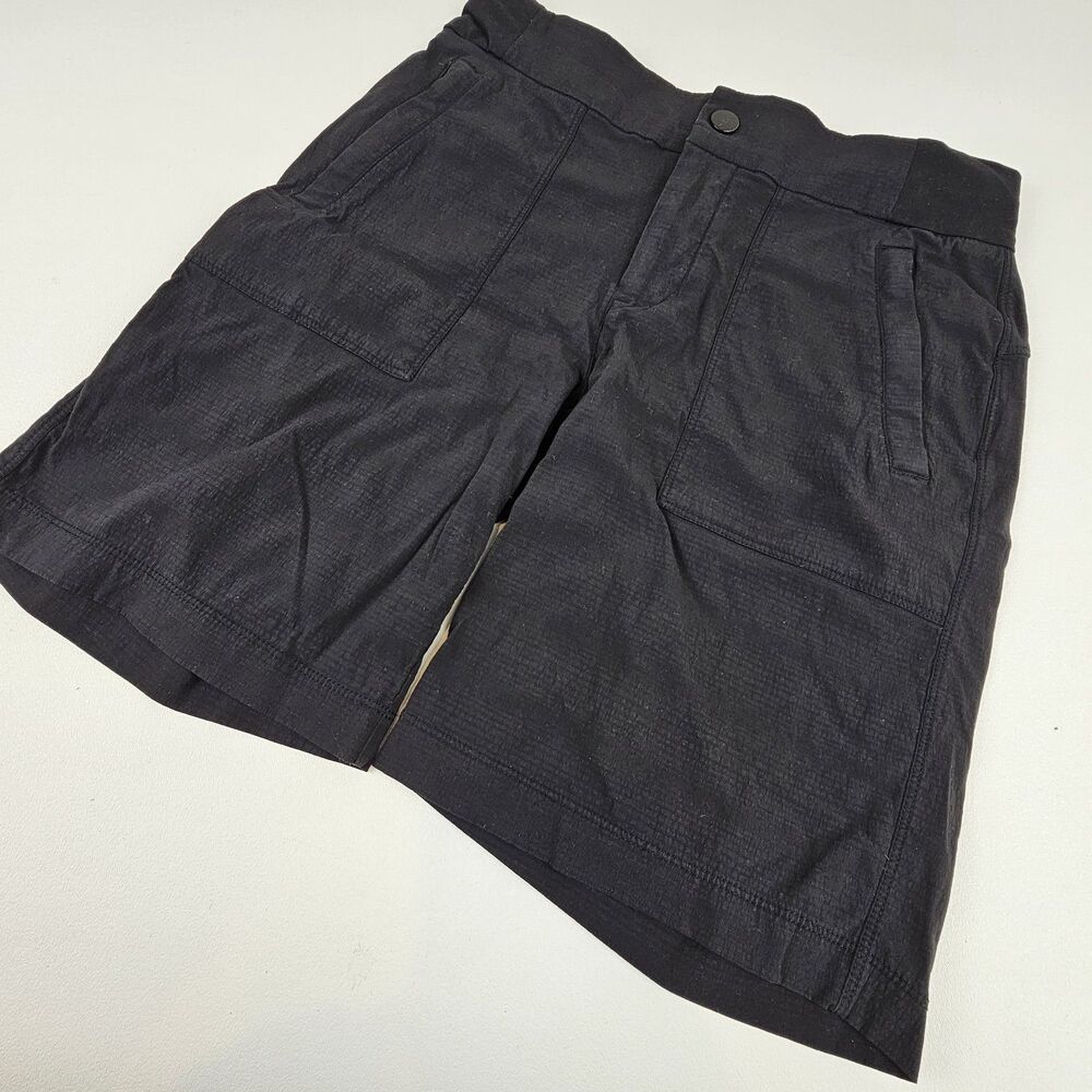 Athleta Trekkie Bermuda 2.0 Shorts Womens 2 Black Hiking Travel Stretch